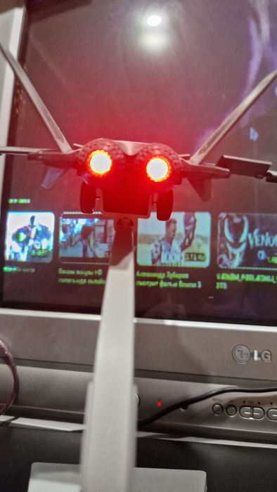 Продам сувенирный самолёт.