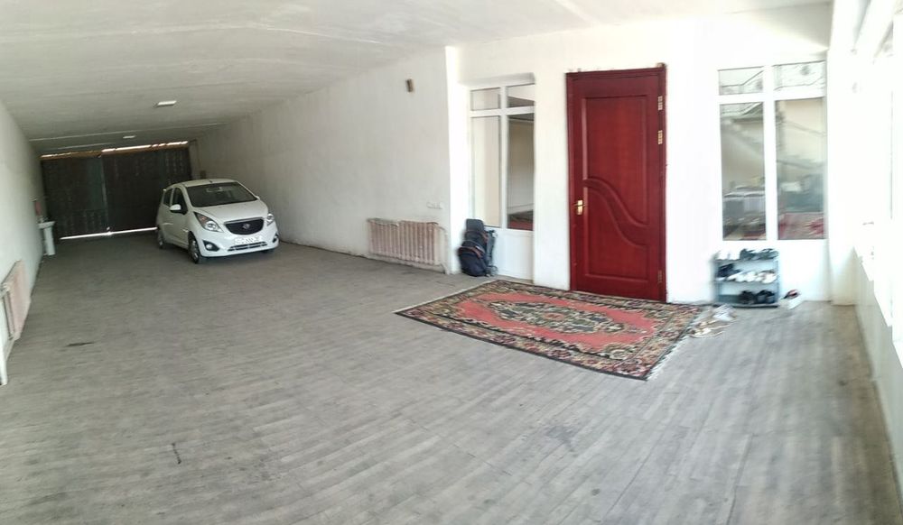 O’rta Saroy, O’rta chirchiq tumanida Hovli uy sotiladi. Продаётся дом