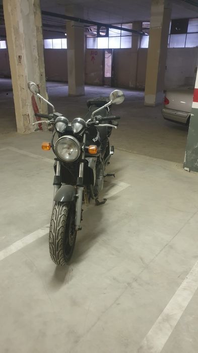 Motocicleta Kawasaki ER500A