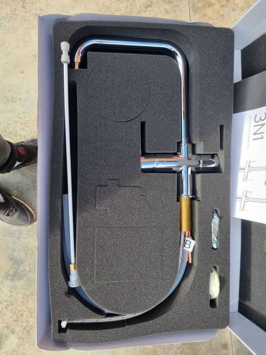 Кухненски смесител с подгряване и пречиствател