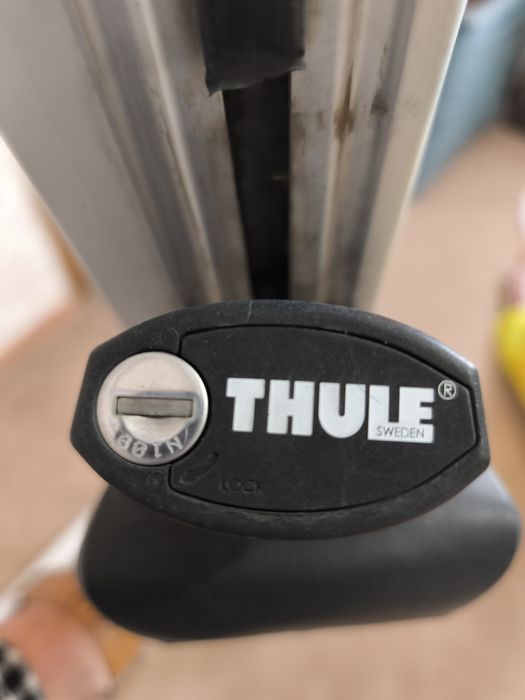 Продам автобокс и поперечины.