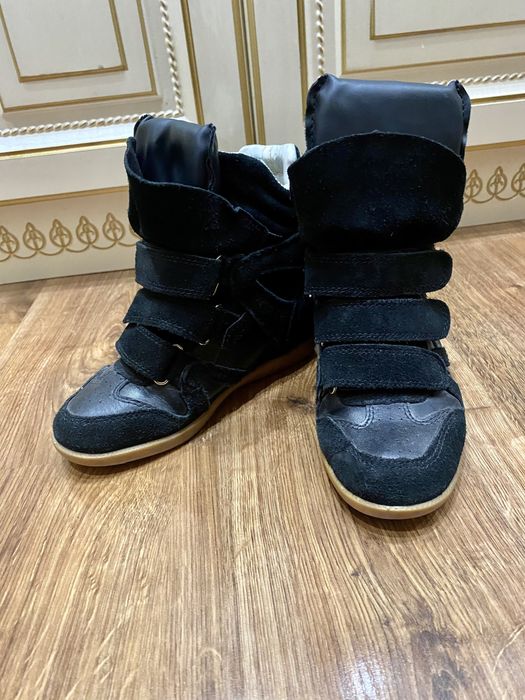 Ботинки кроссовки женские