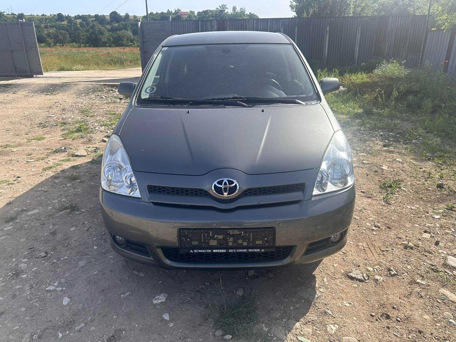 На Части Toyota Corolla Verso 2.2 D-4d 136к.с 2006г