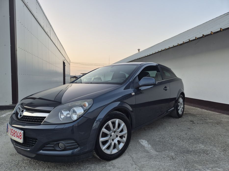 Opel Astra GTC 2009 1.4 Benzina stare foarte buna