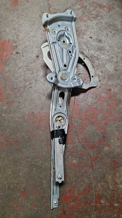 Macara geam dreapta spate Renault Scenic 3 cod 966415 103