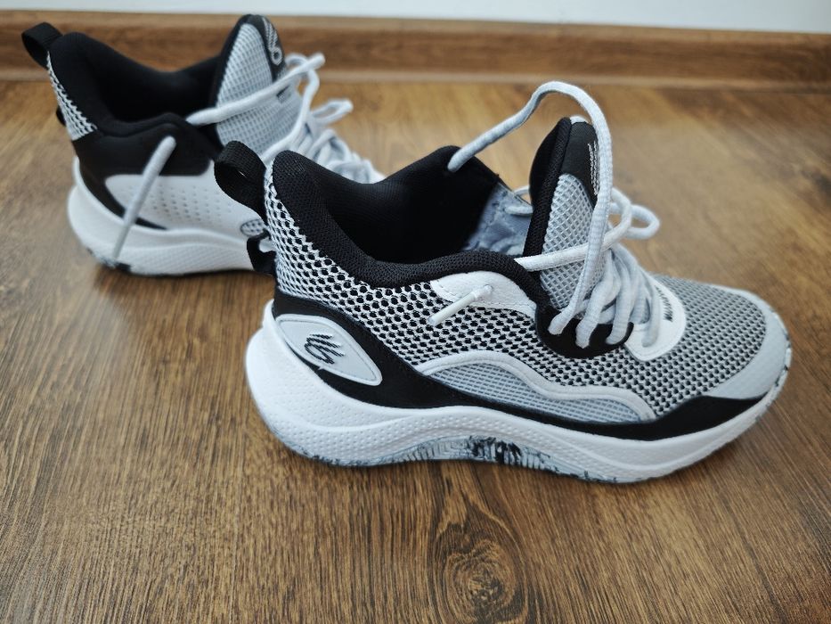 Adidași baschet Under Armour Curry 3Z 24