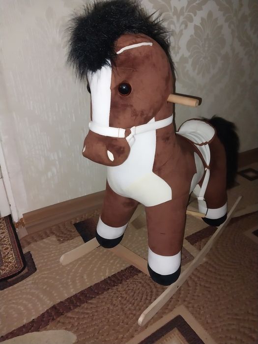 Продам лошадь качалку в отличном состоянии