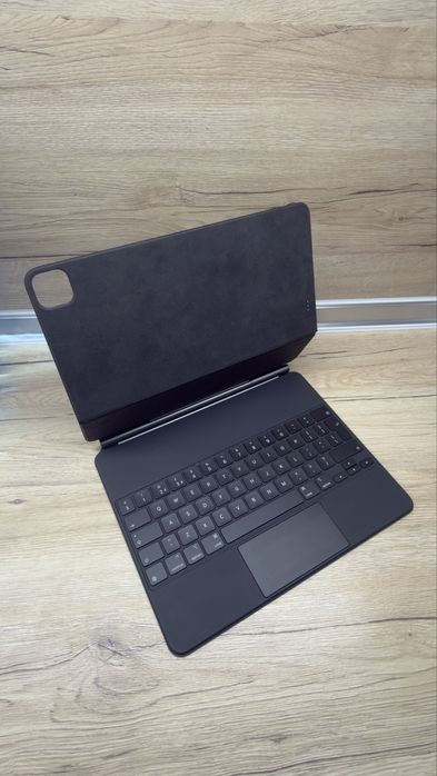 Apple iPad Magic Keyboard Model A2480 за iPad Pro
