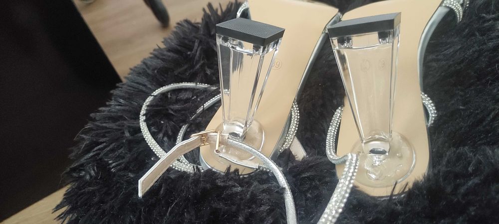 Нови, дамски обувки на токчета 37 и 39 номер бални, вечерни, официални