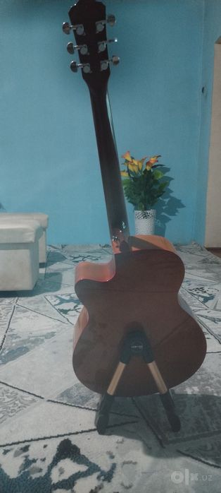 Caravan gitara yangi ishlamagan