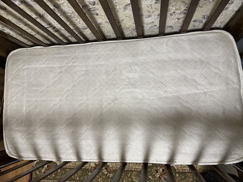 Продам детскую кроватку