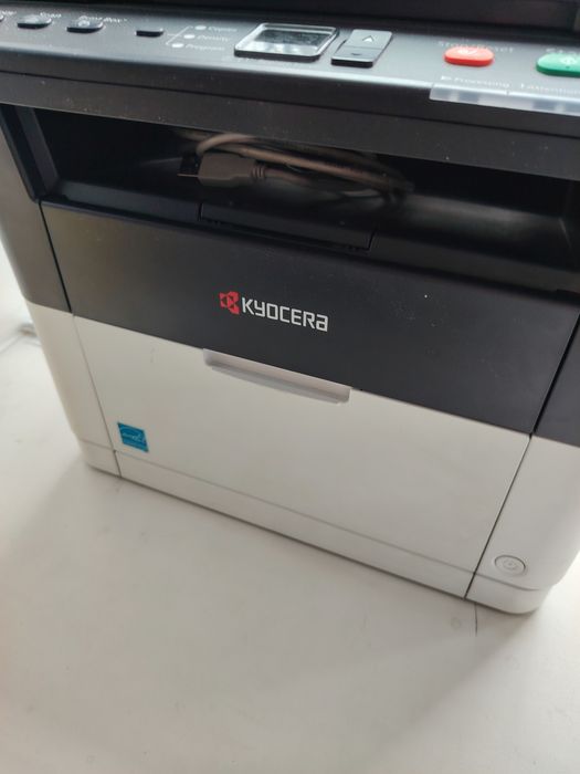 Принтер kyocera на запчасти, печатает плохо