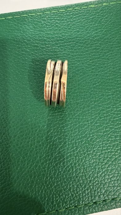 Золотое кольцо Bulgari