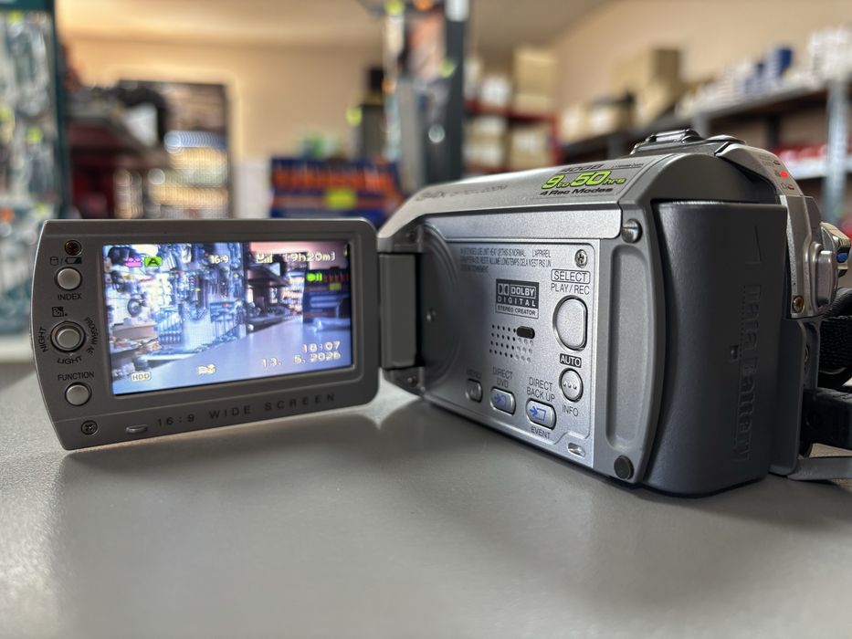 Видеокамера JVC Everio GZ-MG142E