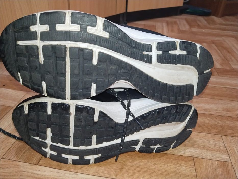 Термо кроссовки торги есть