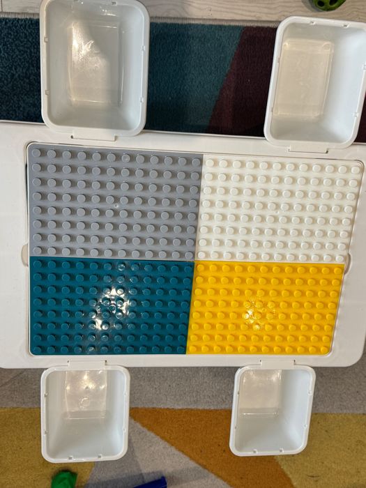 Детска маса с конструктор