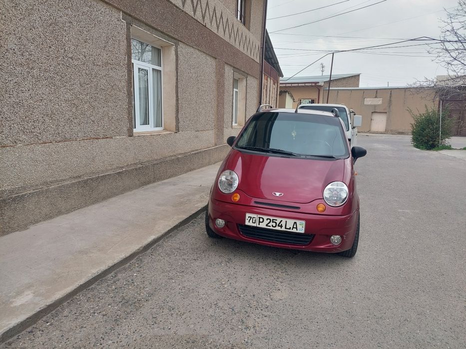 Легковой автомобил