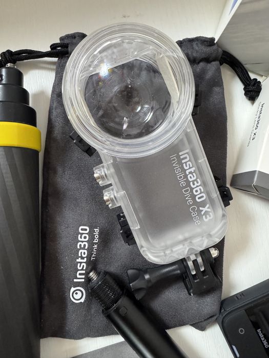 Продам экшн камеру Insta 360 x3