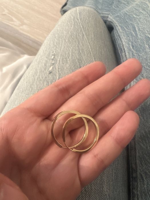 Продам серьги золотые 2.2 грамм