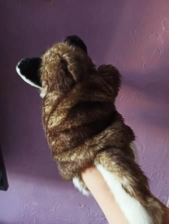 Игрушка на руку волк