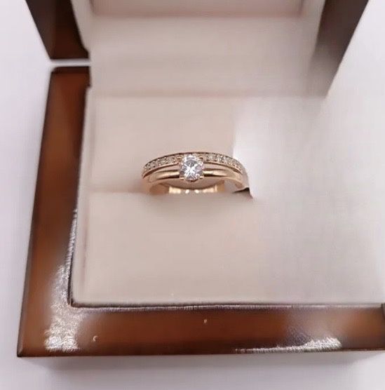 Продам золотое кольцо