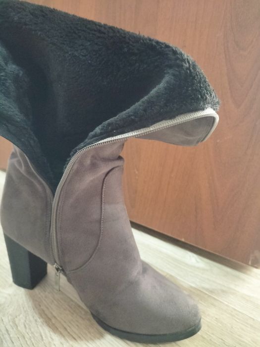 Продам женские сапожки