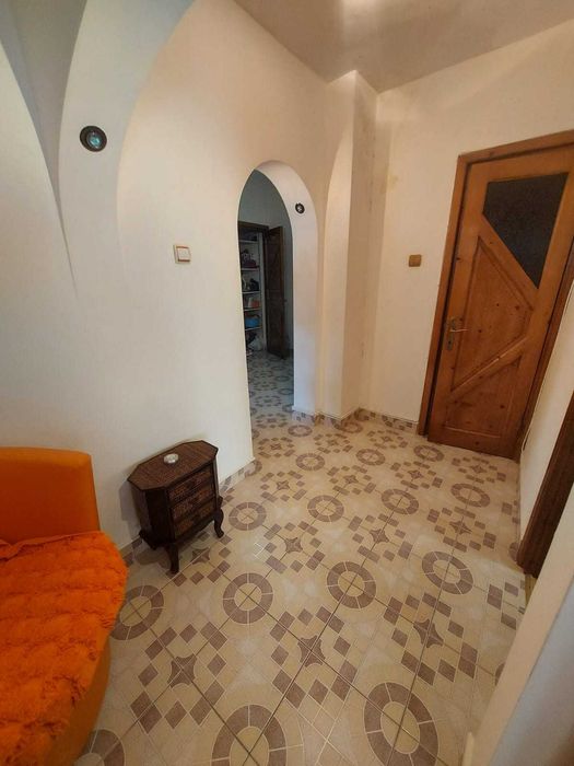 Vand apartament 3 camere, decomandat, zona Stefan cel Mare