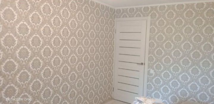 Поклейка обоев галтель плинтуса