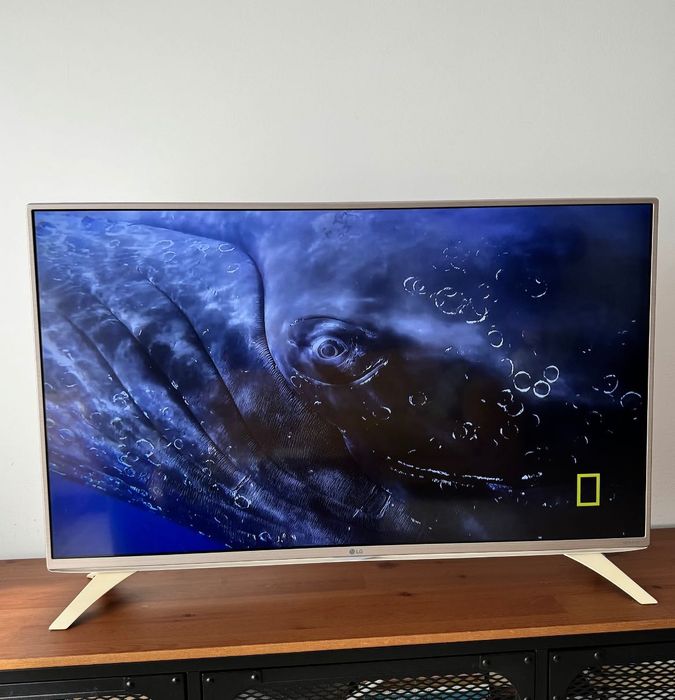 Televizor smart, 4k, 108 cm