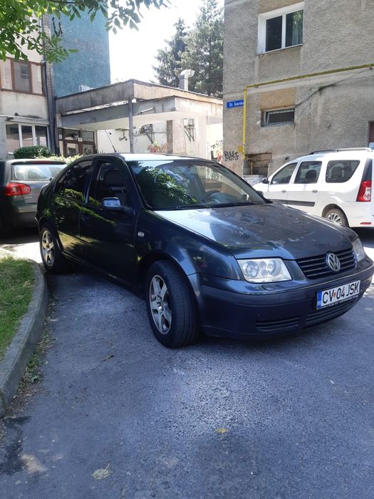 VOLKSWAGEN Bora