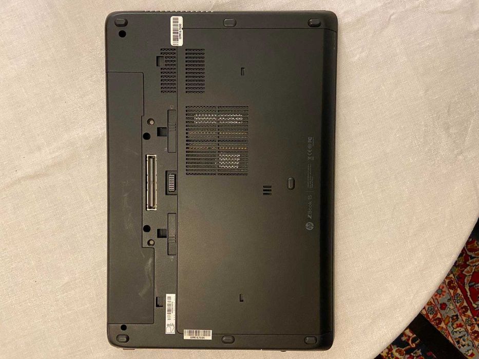 Продавам лаптоп за работа