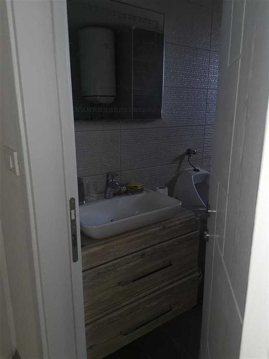 Дава се под наем Тристаен апартамент в Пловдив, Остромила - 82 кв.м за 270.3 € - Снимка #1