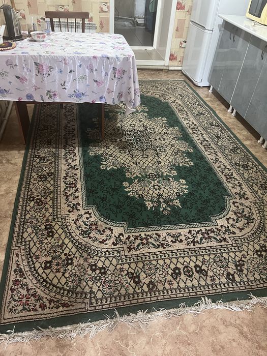 Продам ковер в хорошем состоянии