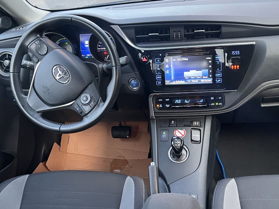 Toyota Auris 2017 automat hibrid benzina