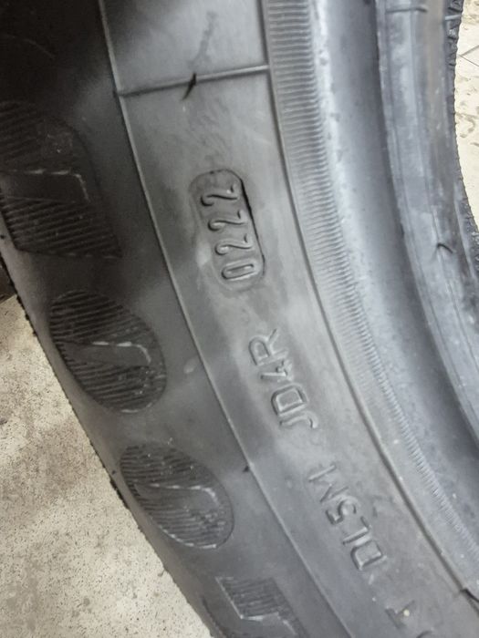 215/60r16 Good year франция.