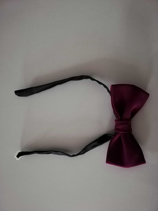 Rochie de gală mărimea 36,culoare vișiniu. Preț 169 ron