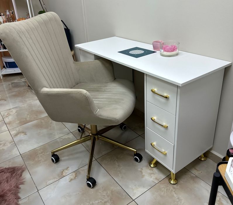 Бюро за маникюр + стол