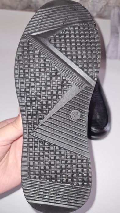 Туфли на мальчика новые