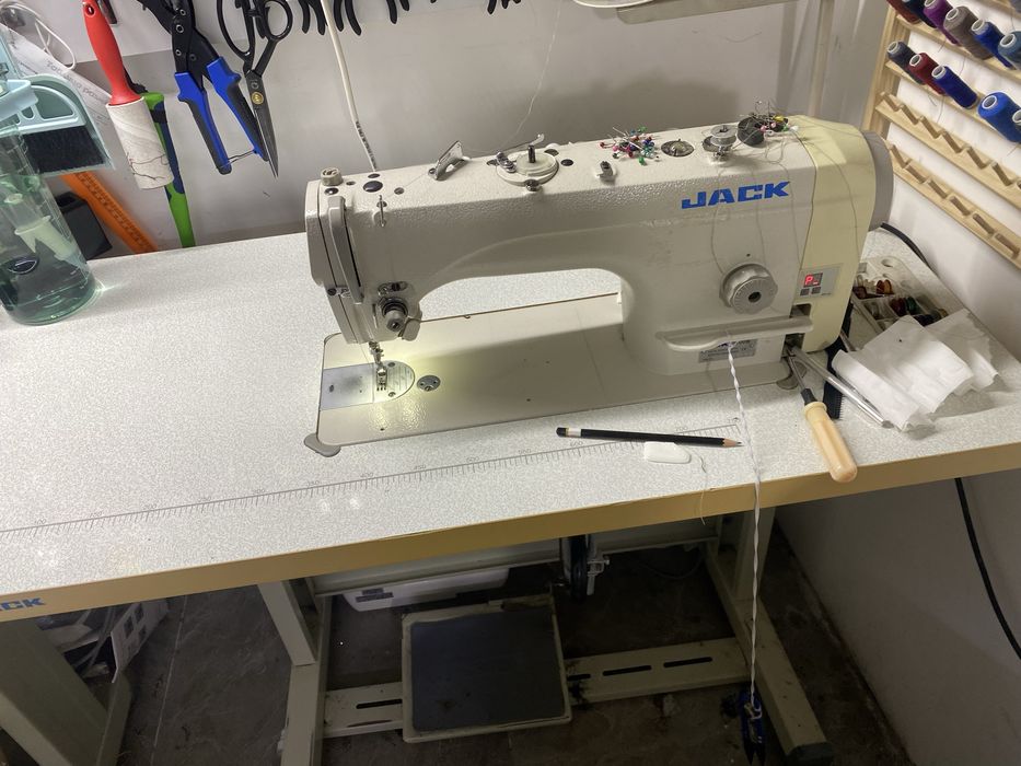 Промышленная швейная машинка