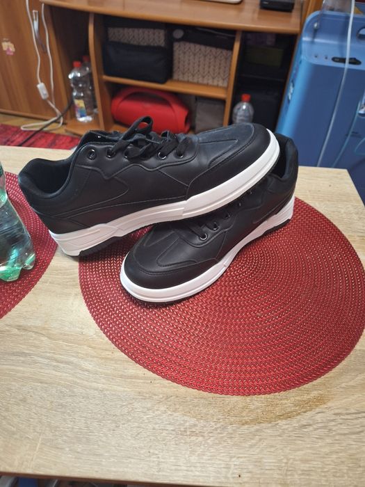 Adidasi Sinsay nr 45.Noi