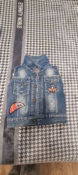 Желетка джинсовая на 2_3 года