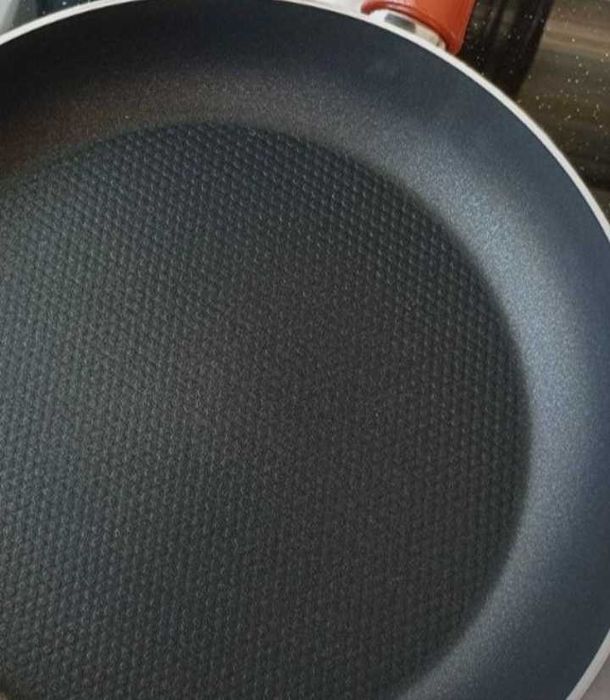 Малък гранитен тиган Taç със стъклен капак