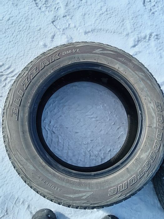 Продам б/у шины в хорошем состоянии.