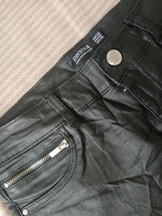Pantaloni imitatie piele