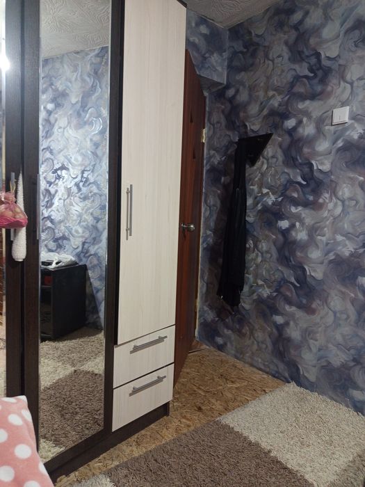 Продам шкаф плательный