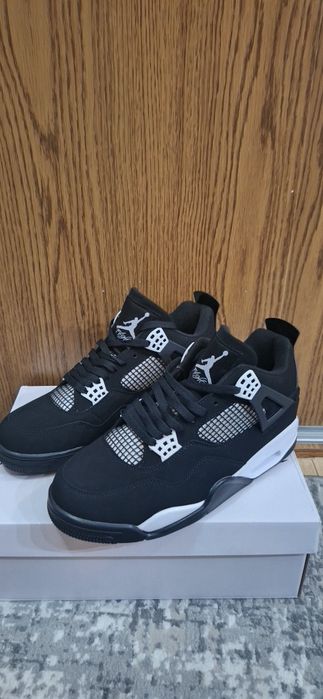 Jordan 4 White Thunder