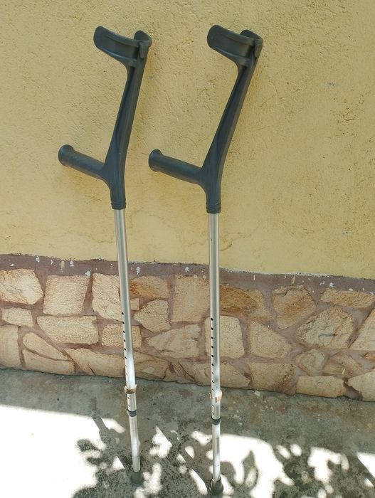 Помощни средства - количка,дръжки,колан...