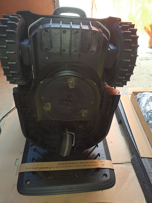 Robot de tuns iarba eufy E-Series – Fără fir perimetral, ca nou