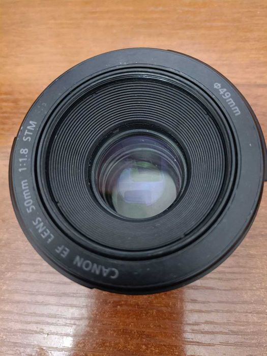 Объектив Кенон  EF Lens 50 mm 1 : 1.8 stm