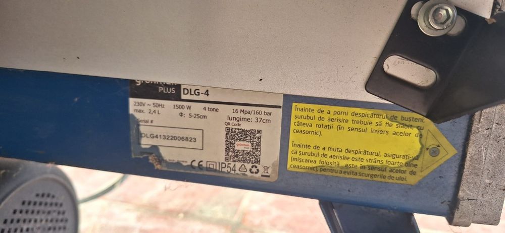 Masina spart lemne electrica